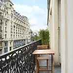 Résidence Center of Paris by Studio prestige