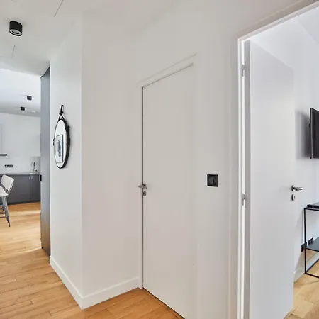 Center Of By Prestige Paris
