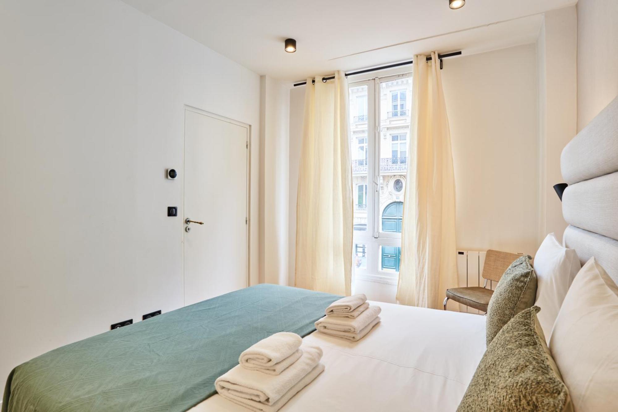 Center Of By Prestige Apartment *