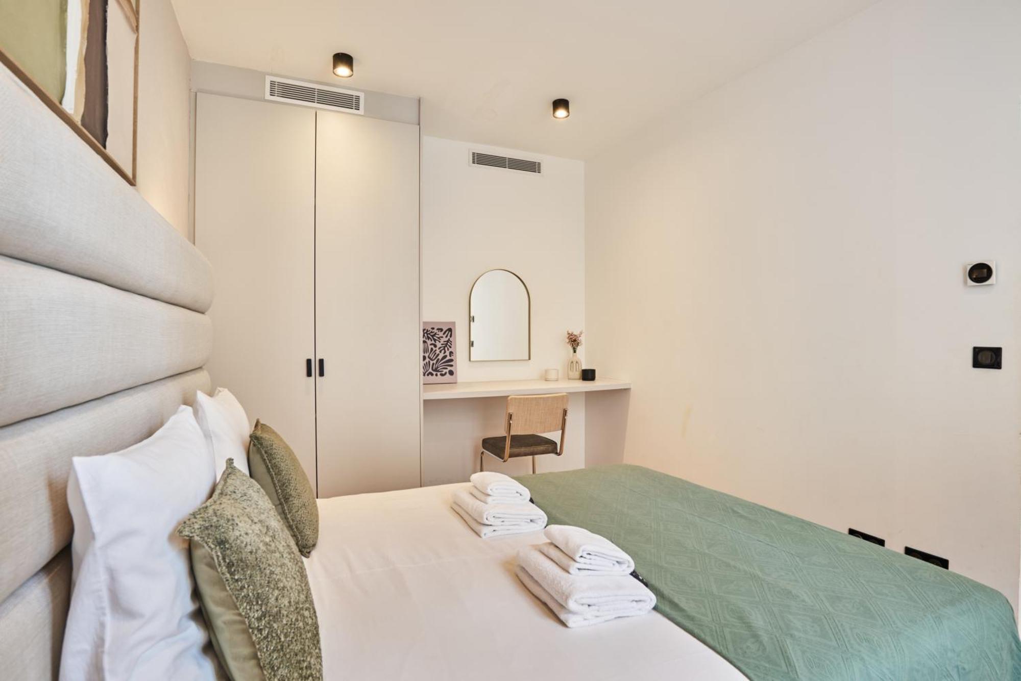 Center Of By Prestige Paris
