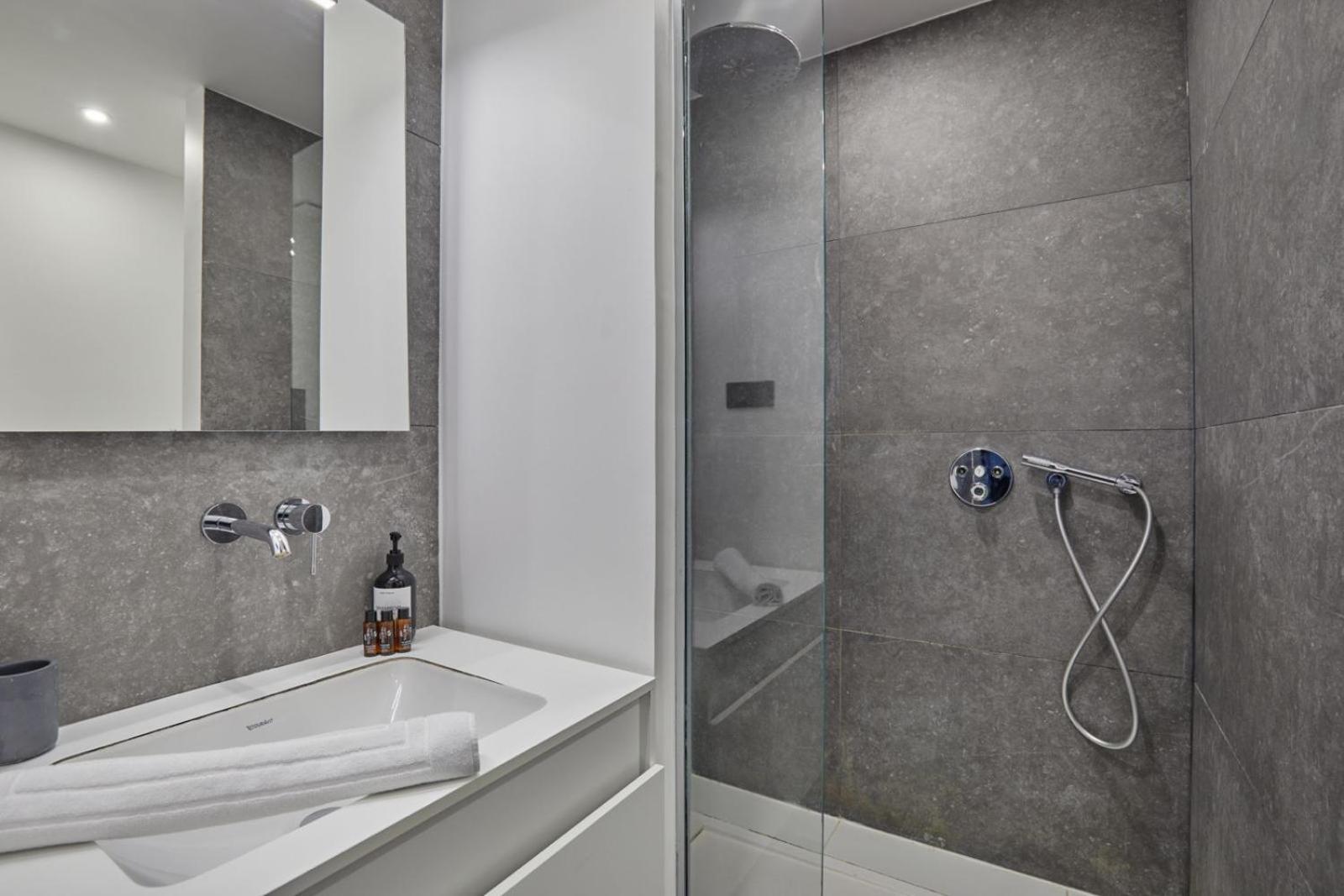 Center Of By Prestige Apartment Paris